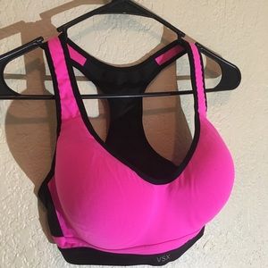 34DD Victoria’s Secret VSX Sports Bra